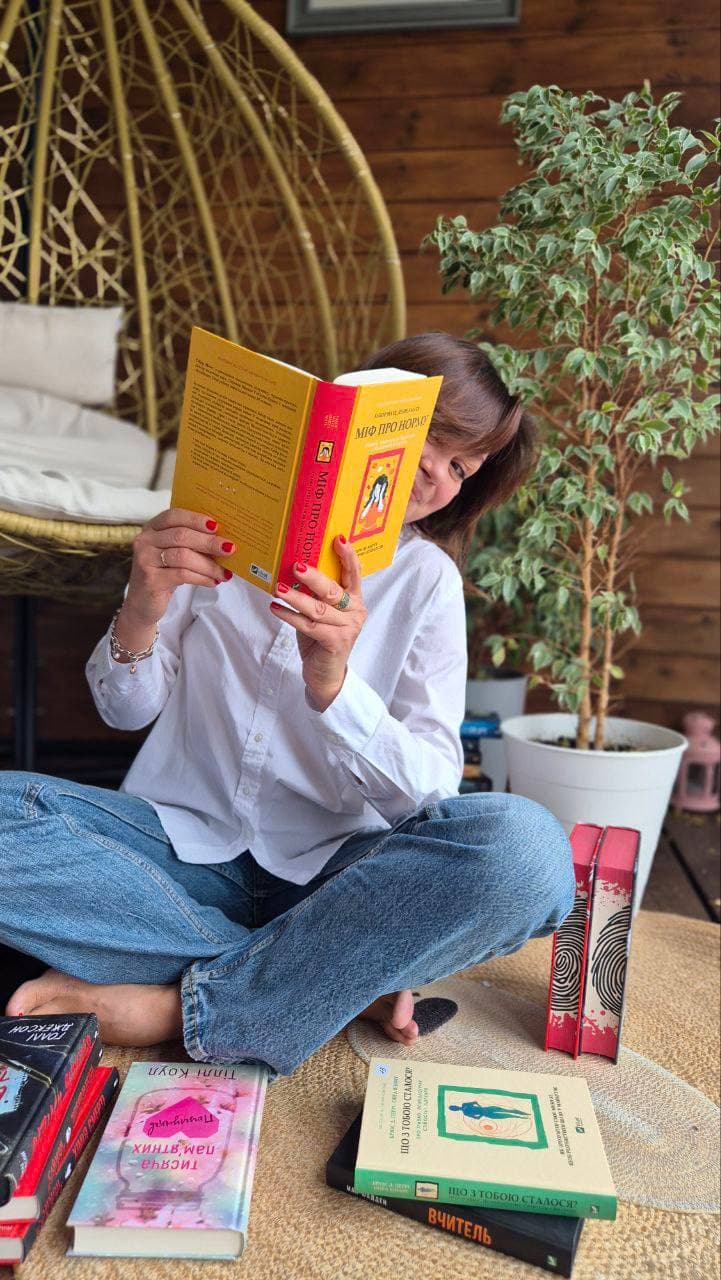 Команда Litera у просторі книгарні